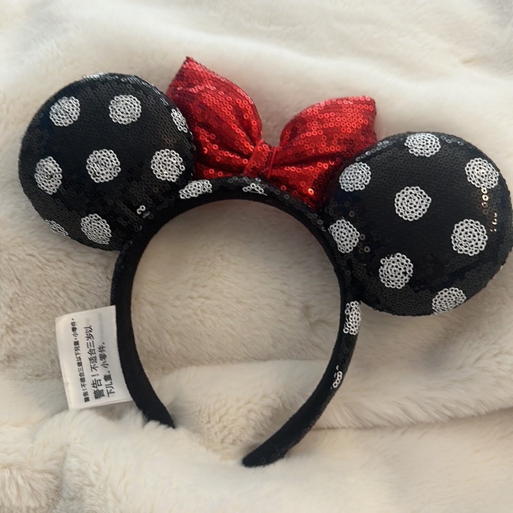 Disney Minnie Mouse Black and White polka dot sequin with a red bow Headband. - Picture 3 of 6